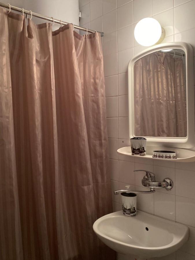 Ta&Ti Apartment โอครีด ภายนอก รูปภาพ